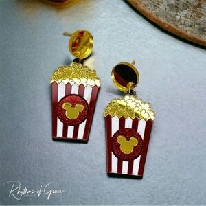 Popcorn Magic: NWT Mouse Ears Dangle Earrings for Movie Lovers!